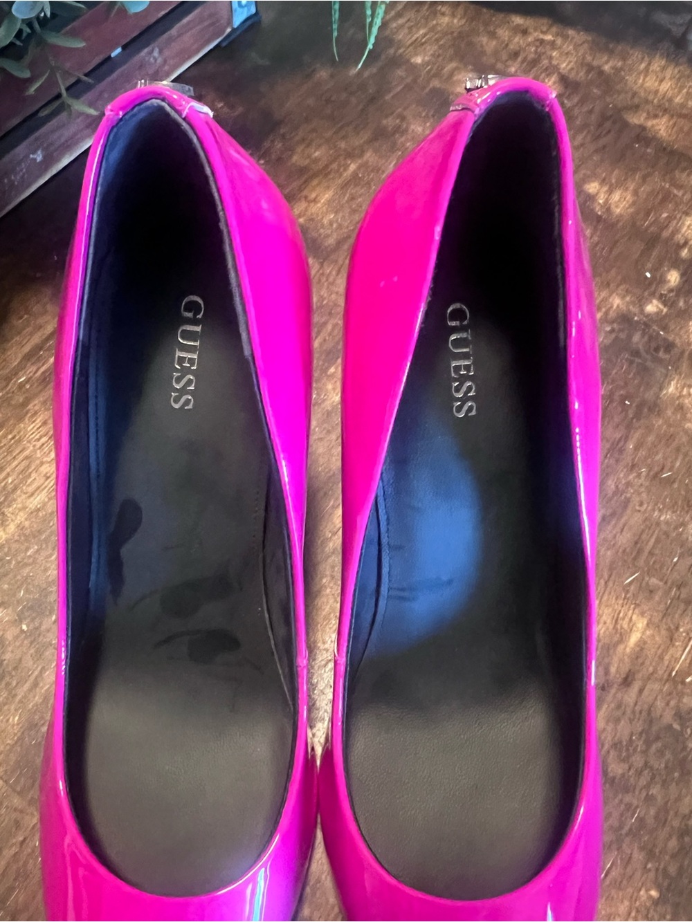GUESS Women's Hot Pink Patent Pointed-Toe Heels - Picture 2 of 9